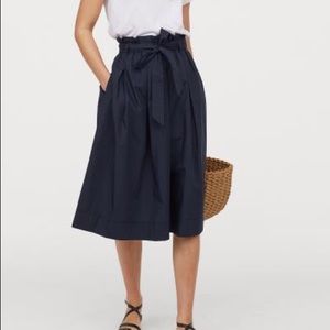 H&M Calf-length Midi/Full Black Skirt